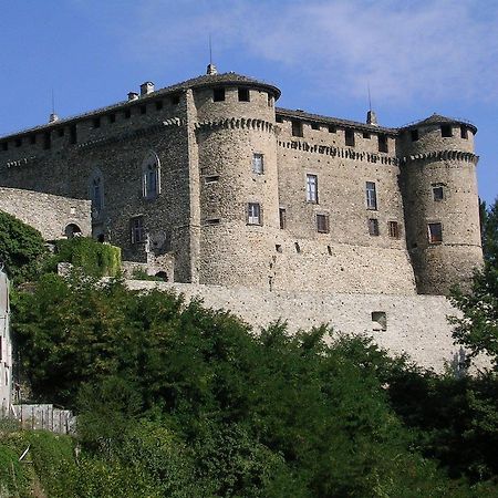 Castello Di Compiano Hotel Relais Museum Exterior foto