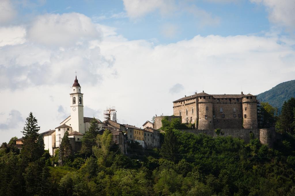 Castello Di Compiano Hotel Relais Museum Exterior foto