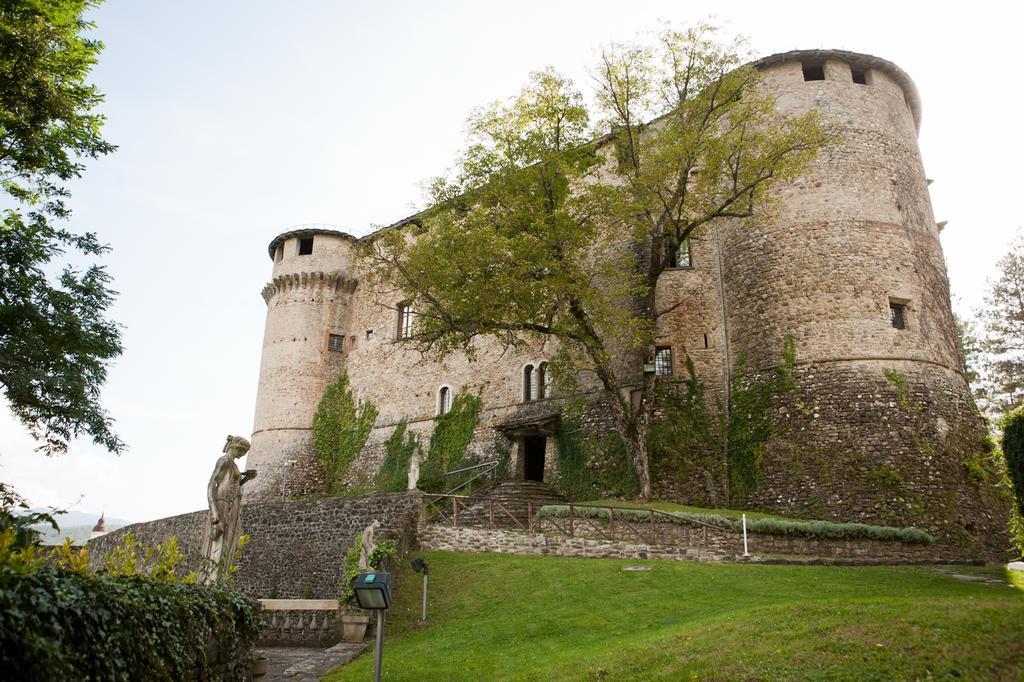 Castello Di Compiano Hotel Relais Museum Exterior foto