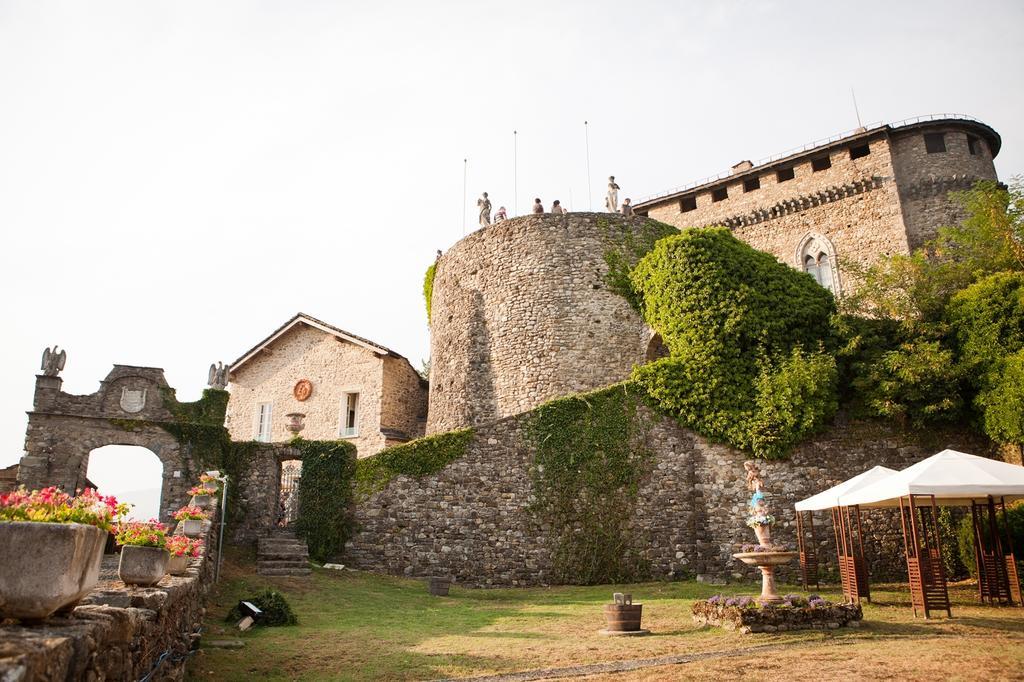 Castello Di Compiano Hotel Relais Museum Exterior foto