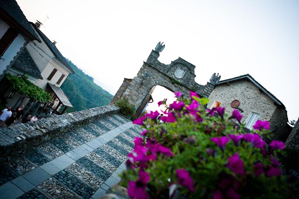 Castello Di Compiano Hotel Relais Museum Exterior foto